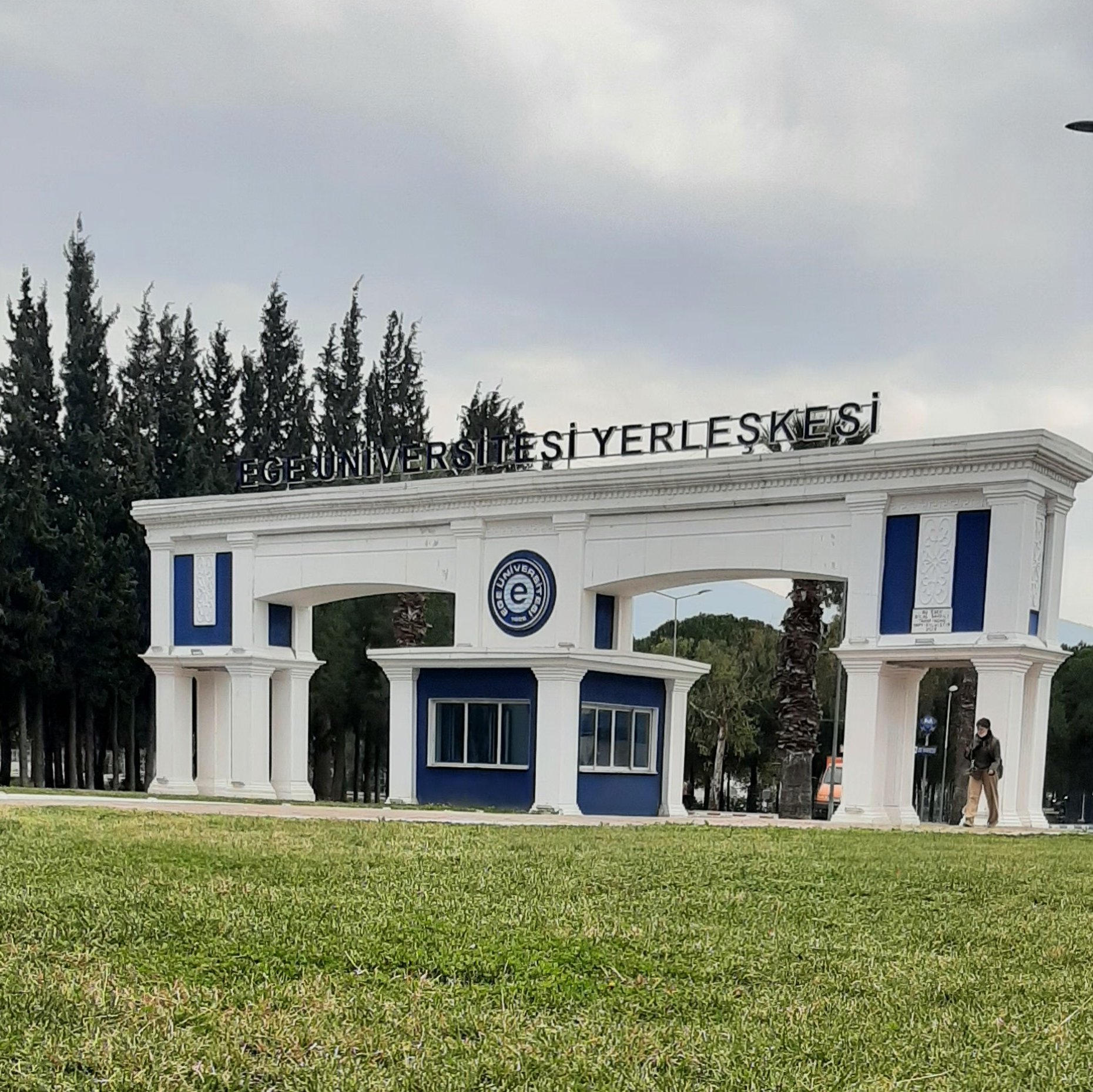 Ege Üniversitesi 77 Tane Sözleşmeli Personel Alımı Yapacak