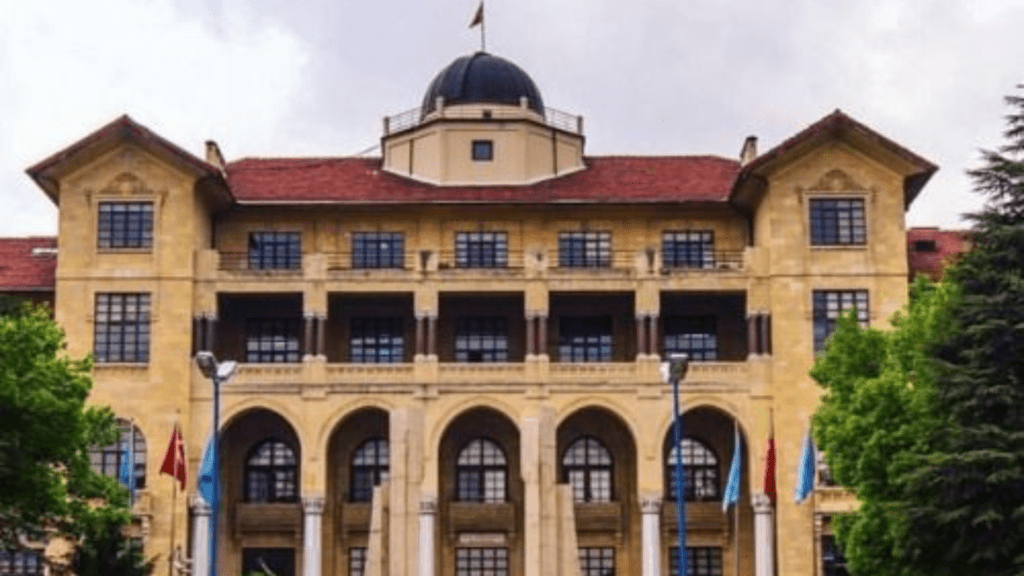 Haci Bayram Veli Üniversitesi 17 Tane Öğretim Üyesi Alacağını Duyurdu