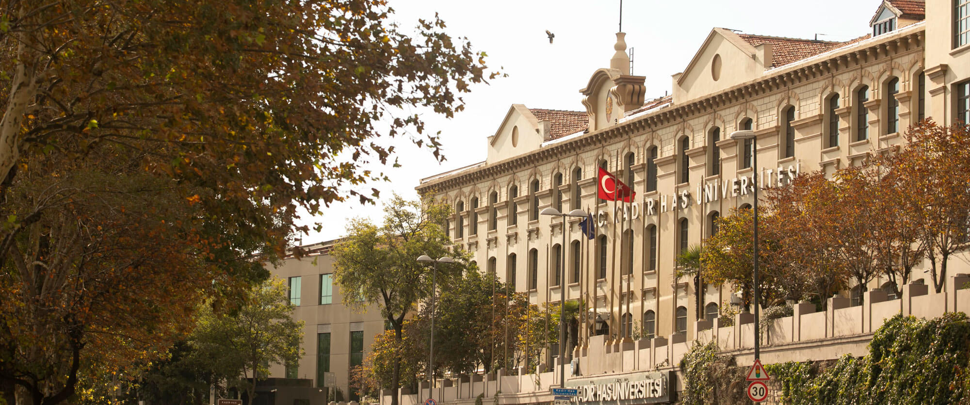 Kadir Has Üniversitesi, Akademik Kadrosunu Güçlendiriyor: 14 Yeni Öğretim Elemanı Alımı