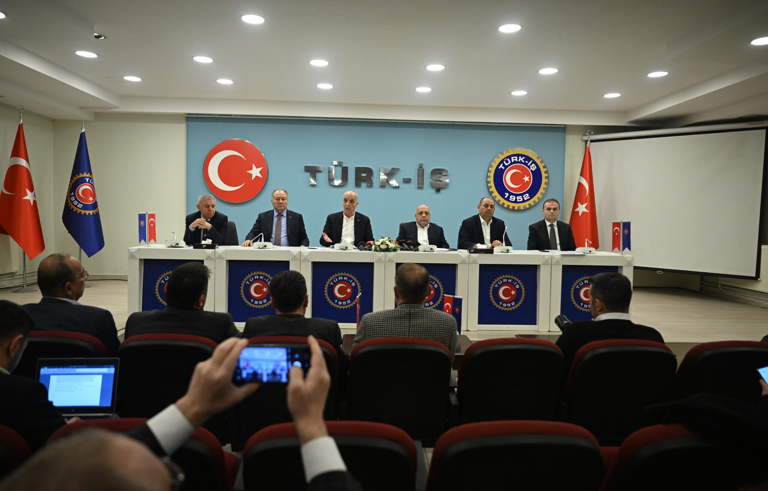 Kamu İşçileri Zam Pazarlığında Uzlaşma Sağlayamadı
