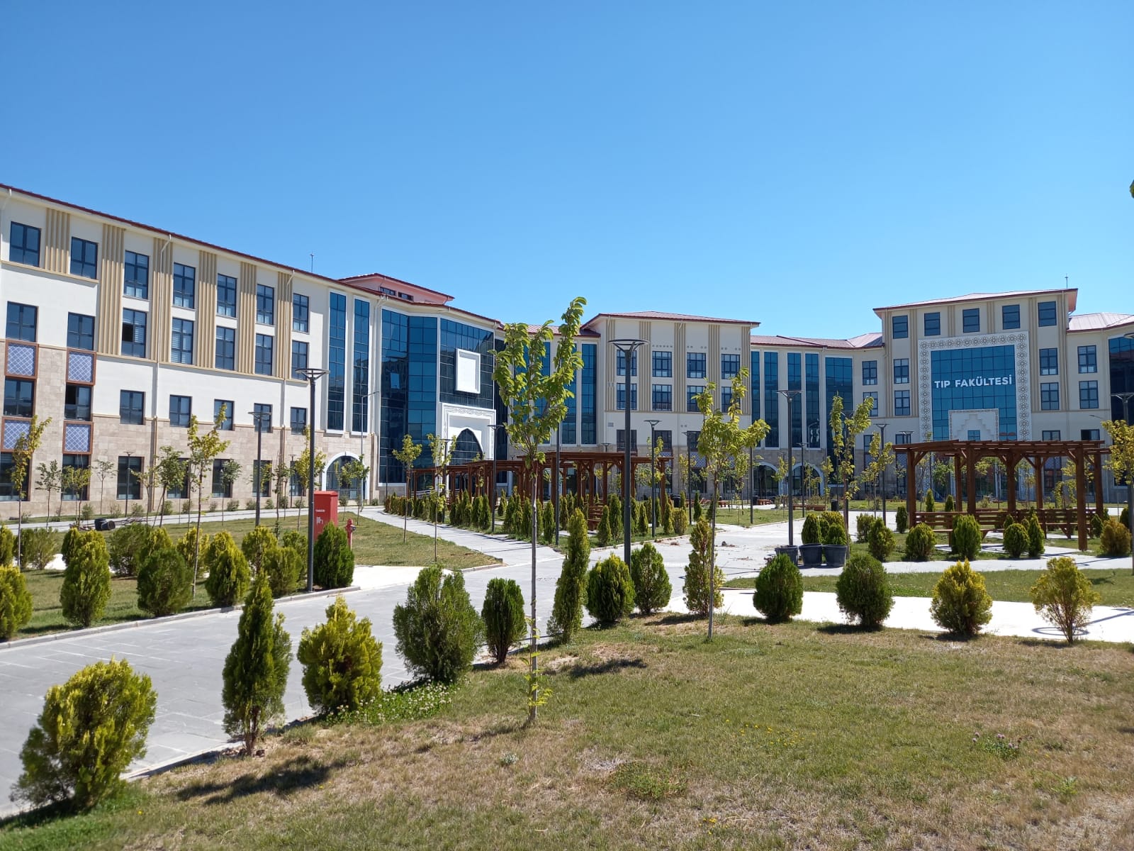 Niğde Ömer Halis Demir Üniversitesi Rektörlüğü 145 sözleşmeli personel işe alıyor