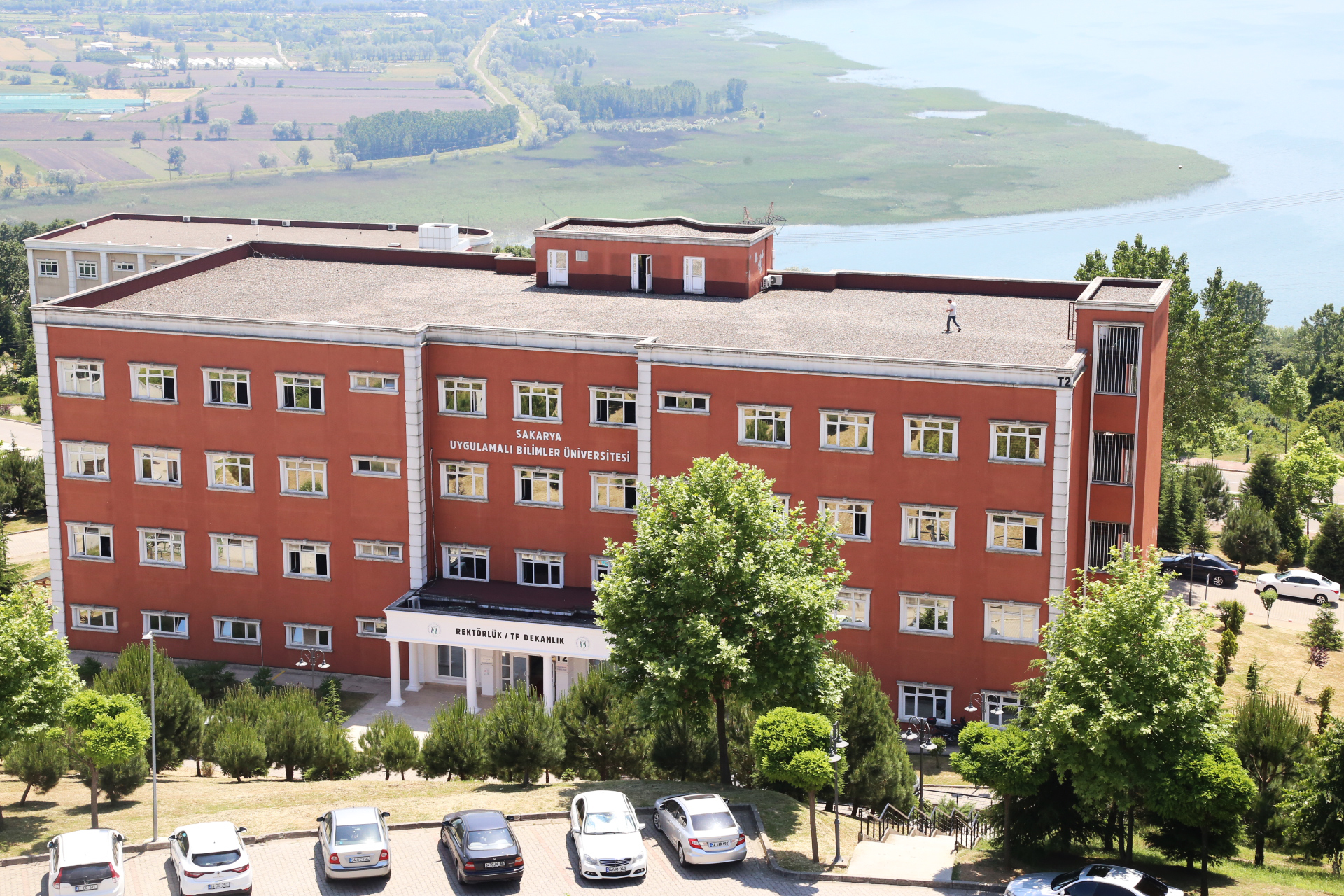 Sakarya Uygulama Bilimler Üniversitesi 8 Tane Öğretim Elemanı Alacaklarını Duyurdu